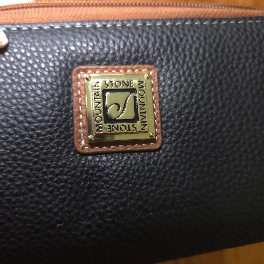 Stone Mountain Black Pebbled Leather Double Zip Wristlet Wallet Brown Trim